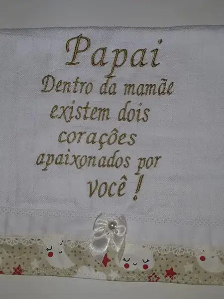 Bordado exclusivo à mão